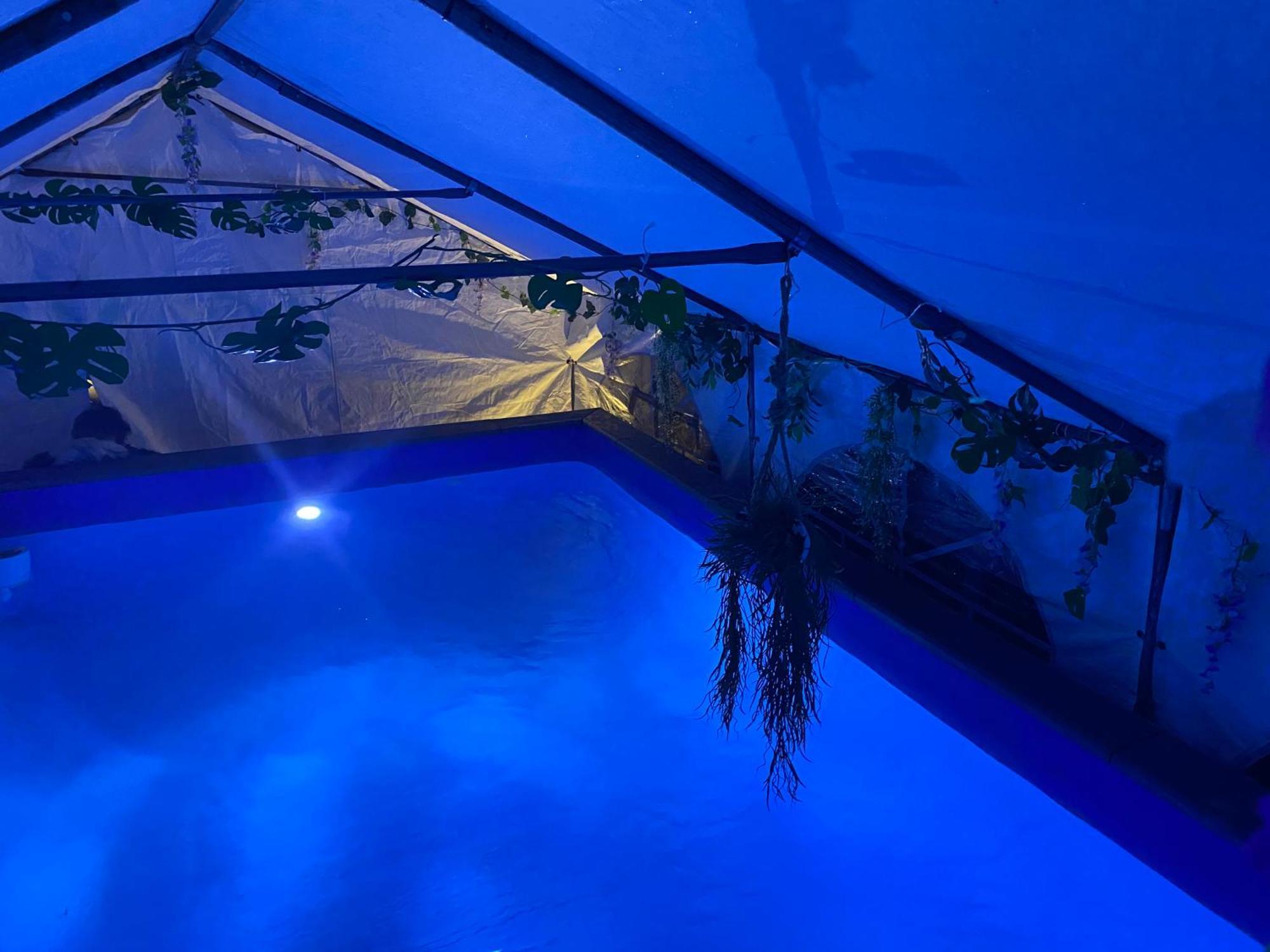 Mini Love Island Style Guest House Includes Personal Hot 24 Hour Swimming Pool, Outdoor Bathtub, Heated Dining Dome And Fire Pit, All This Is Secretly Located In The Busy Suburbs Of Ноттінгем Екстер'єр фото